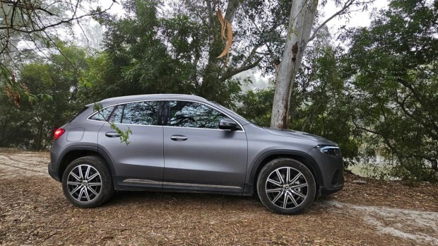 Mercedes-Benz EQA side