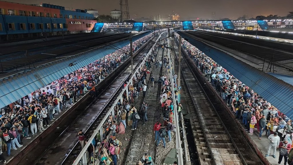 Stampede-like situation at New Delhi Railway station. (Image Source: X/Agenda India) Stampede-like situation at New Delhi Railway station. (Image Source: X/Agenda India)