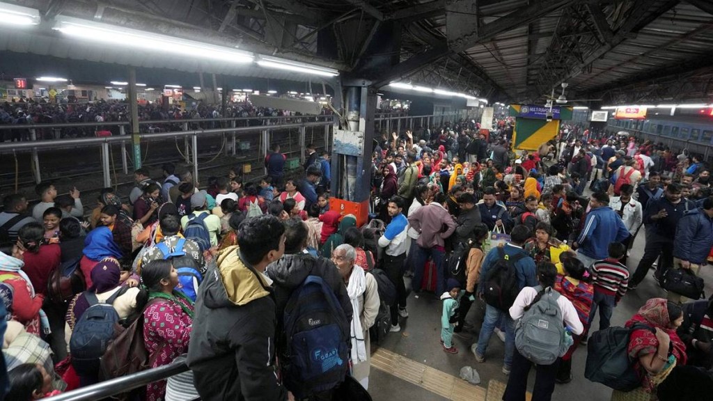 New Delhi station stampede cause