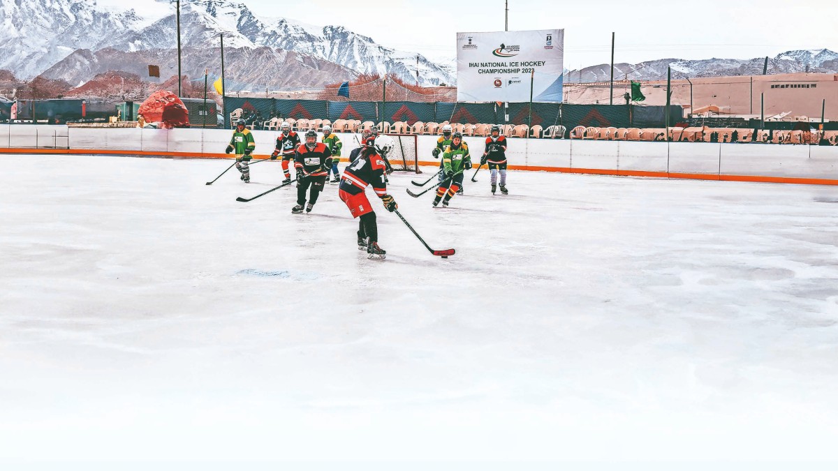 Players in action at the National Ice Hockey Championship 2023. (Image Source: Financial Express) Players in action at the National Ice Hockey Championship 2023. (Image Source: Financial Express)