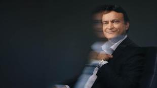 Indian billionaire, H-1B visa success story, Raj Sardana, Innova Solutions, immigrant entrepreneur, US billionaires, Indian-American success, Georgia Tech alumni, IT services industry, career challenges, entrepreneurship journey, $2 billion fortune, immigrant stories, American Dream, Forbes report, mechanical engineering, Teledyne CAE, Howmet Aerospace, 1980s immigration, US higher education, life from scratch, business growth, global company, immigrant achievements, economic impact, tech industry leaders, lifestyle