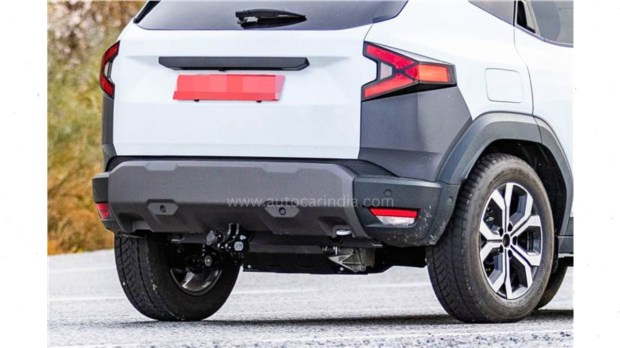 Renault Duster eAWD rear
