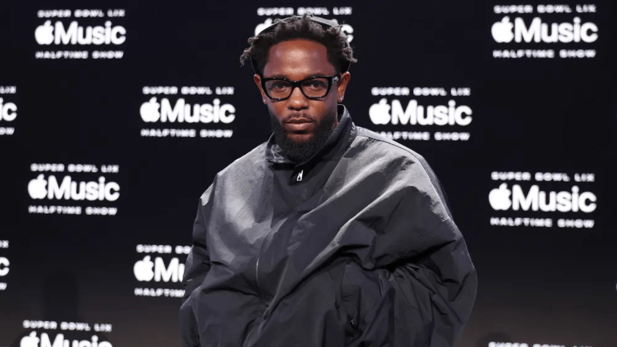 Fresh off his Grammy wins, the 37-year-old rapper took the stage on top of a car, delivering a medley of hits while incorporating sharp lyrical jabs at rival Drake. Fresh off his Grammy wins, the 37-year-old rapper took the stage on top of a car, delivering a medley of hits while incorporating sharp lyrical jabs at rival Drake.