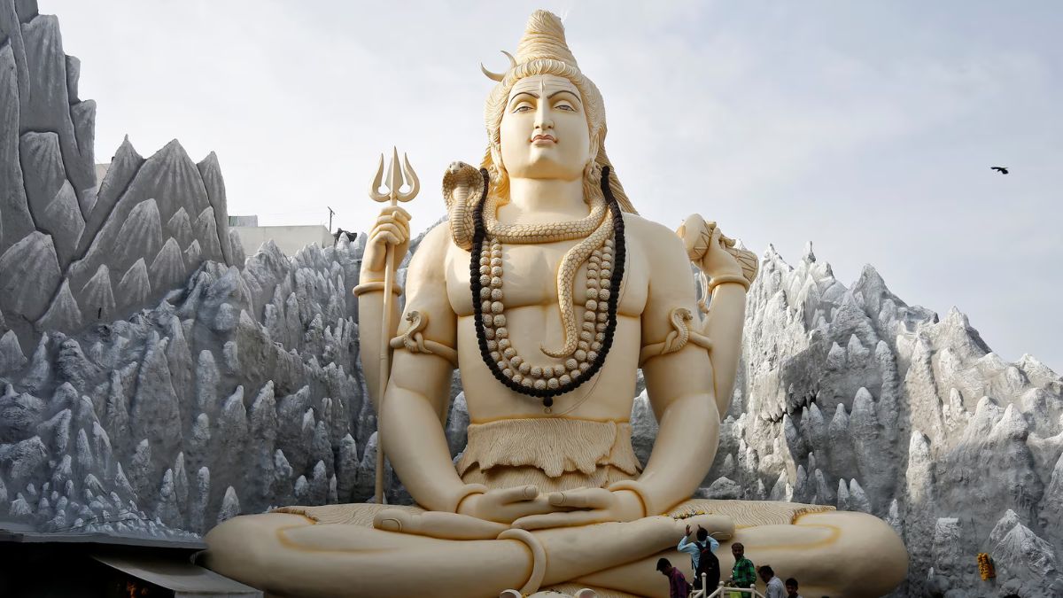 Difference Between Shivratri vs Mahashivratri 2025