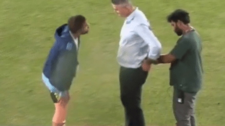 Virat kohli, Kevin Pietersen