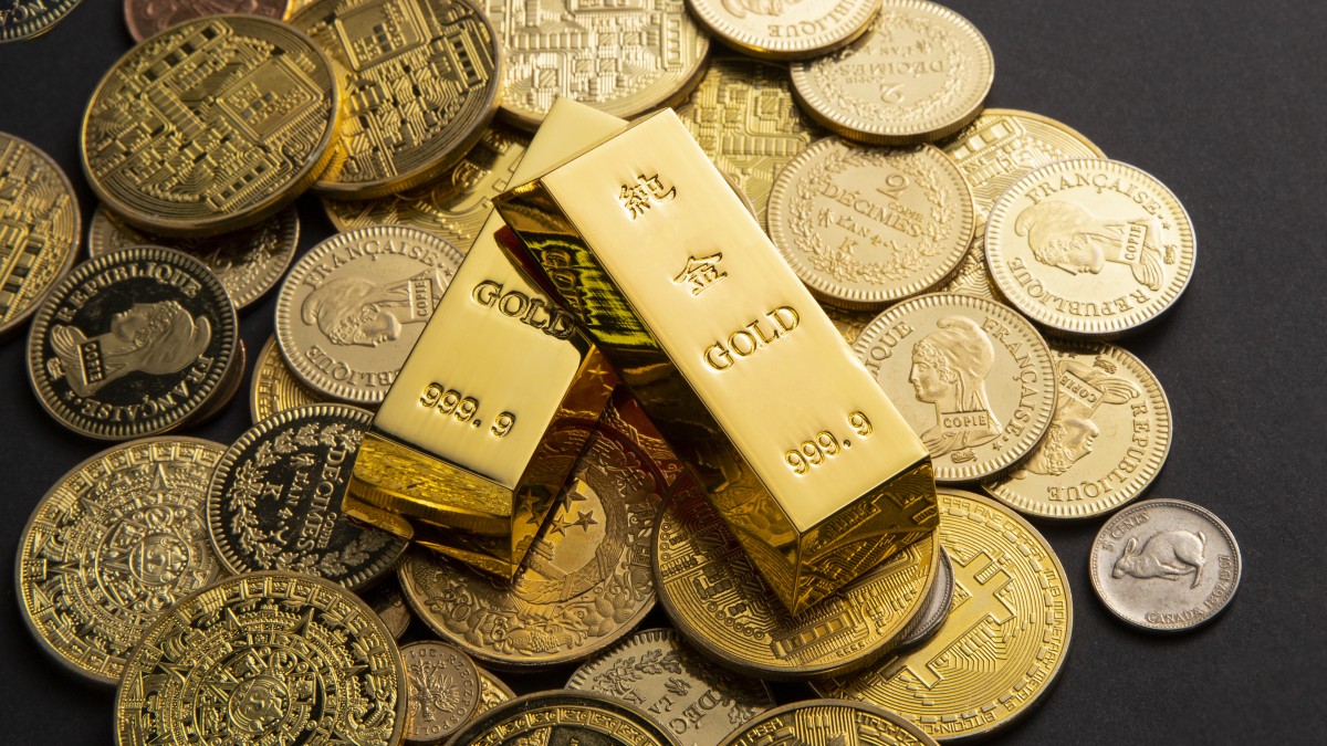 Gold near Rs 85,000 boosts loan portfolios. (Image Source: Freepik) Gold near Rs 85,000 boosts loan portfolios. (Image Source: Freepik)