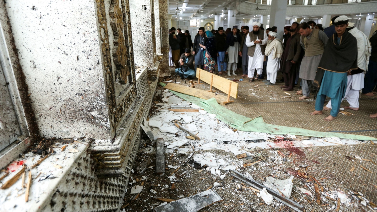 Pakistan bomb blast: Top cleric among five killed in suicide attack on pro-Taliban seminary Pakistan bomb blast: Top cleric among five killed in suicide attack on pro-Taliban seminary