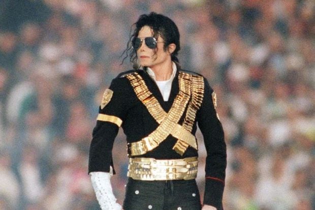 The first ever half-time show, Michael Jackson electrified the Rose Bowl in California. The highlight of Jackson’s performance was his unforgettable rendition of “Heal the World” as he invited the audience to join him in a call for global unity and peace. (Image source: MJworld)