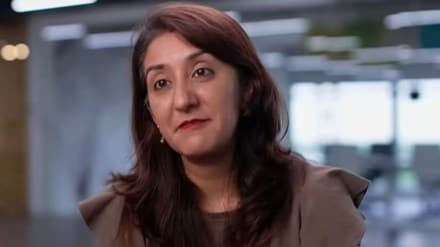 Meet super-mom Rachel Kaur, who flies 350 km daily for work. (Image Source: YouTube/@CNAInsider)