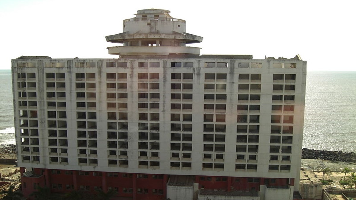 Taj Bandstand, ITC, Sea Rock hotel, IHCL, Taj Lands End, Taj Mahal Palace Mumbai,