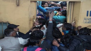 Heavy rush of passengers to catch a train for Mahakumbh, at the New Delhi railway station, Saturday, Feb. 15, 2025. A stampede-like situation occurred at the station, injuring many. (PTI Delhi/ Arun Sharma)