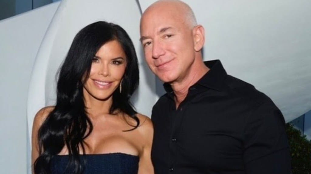 Jeff Bezos Lauren Sanchez wedding,Jeff Bezos wedding,Lauren Sanchez wedding,luxury weddings,Billionaire wedding of the century,Venice wedding,$500 million yacht Koru,Jeff Bezos’s spectacular Venice wedding