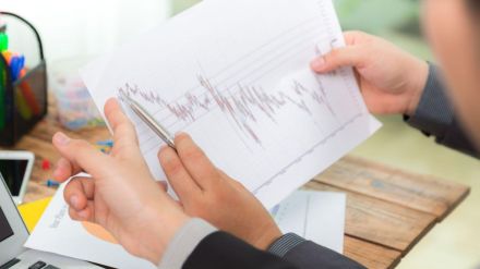 Passive funds, active funds, actively managed funds, equity market, index funds, ETFs, Exchange Traded Funds, market indices, expense ratio, AMFI, mutual fund houses, mutual funds, equity mutual funds, benchmark indices, mutual fund portfolio