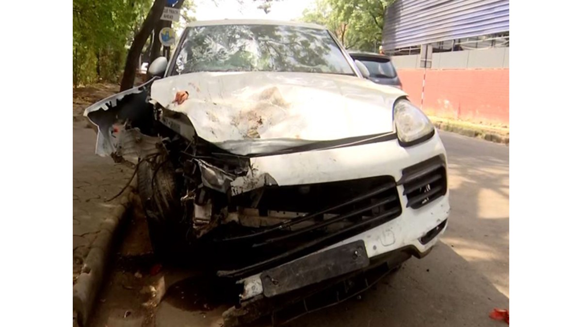Speeding Porsche hits two vehicles in Chandigarh, one dead, two injured. (Image Source: ANI) Speeding Porsche hits two vehicles in Chandigarh, one dead, two injured. (Image Source: ANI)