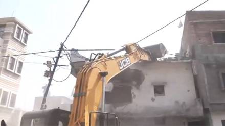 Bulldozer action on Nagpur violence accused house Bulldozer action on Nagpur violence accused house