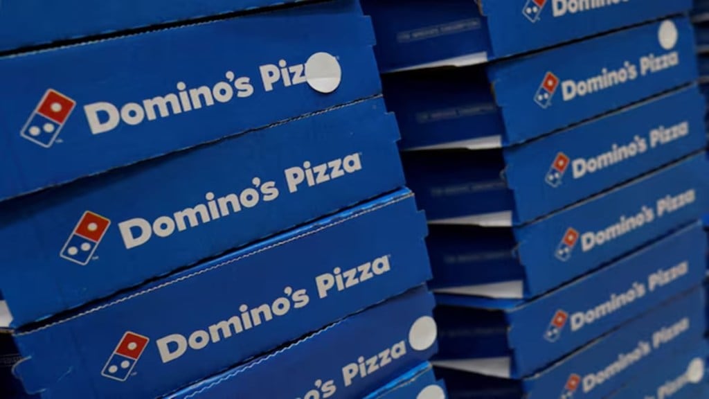 Domino’s India, Jubilant FoodWorks, Q1FY26, profit, QSR industry, LFL growth, investment, 20-minute delivery