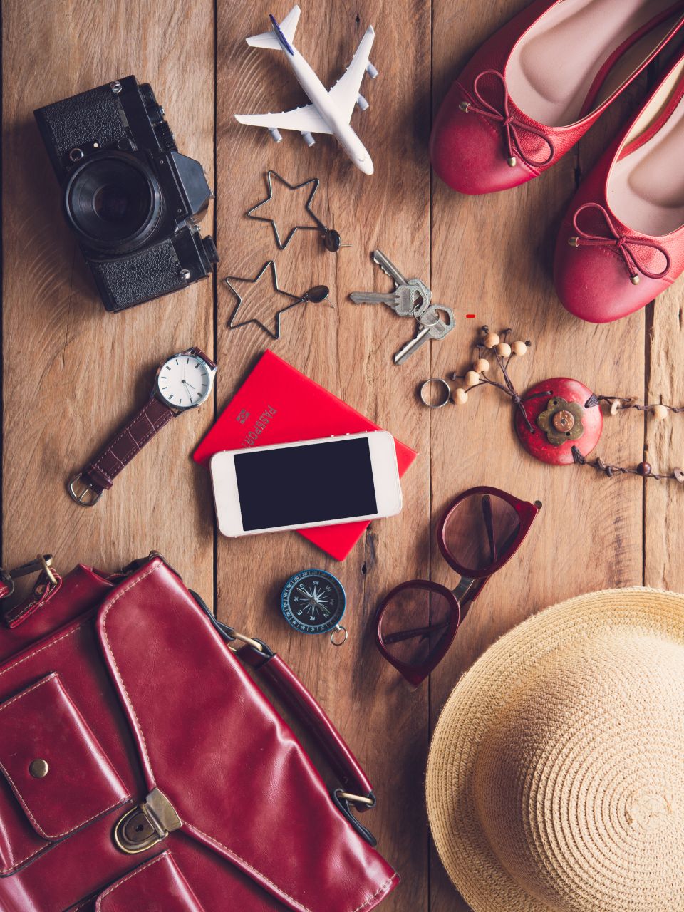 European summer packing list, summer outfits for Europe, what to pack for Europe in summer, European travel fashion, summer vacation essentials, linen outfits for summer, beach essentials Europe, stylish summer co-ords, best travel clothes for summer, Europe trip fashion guide