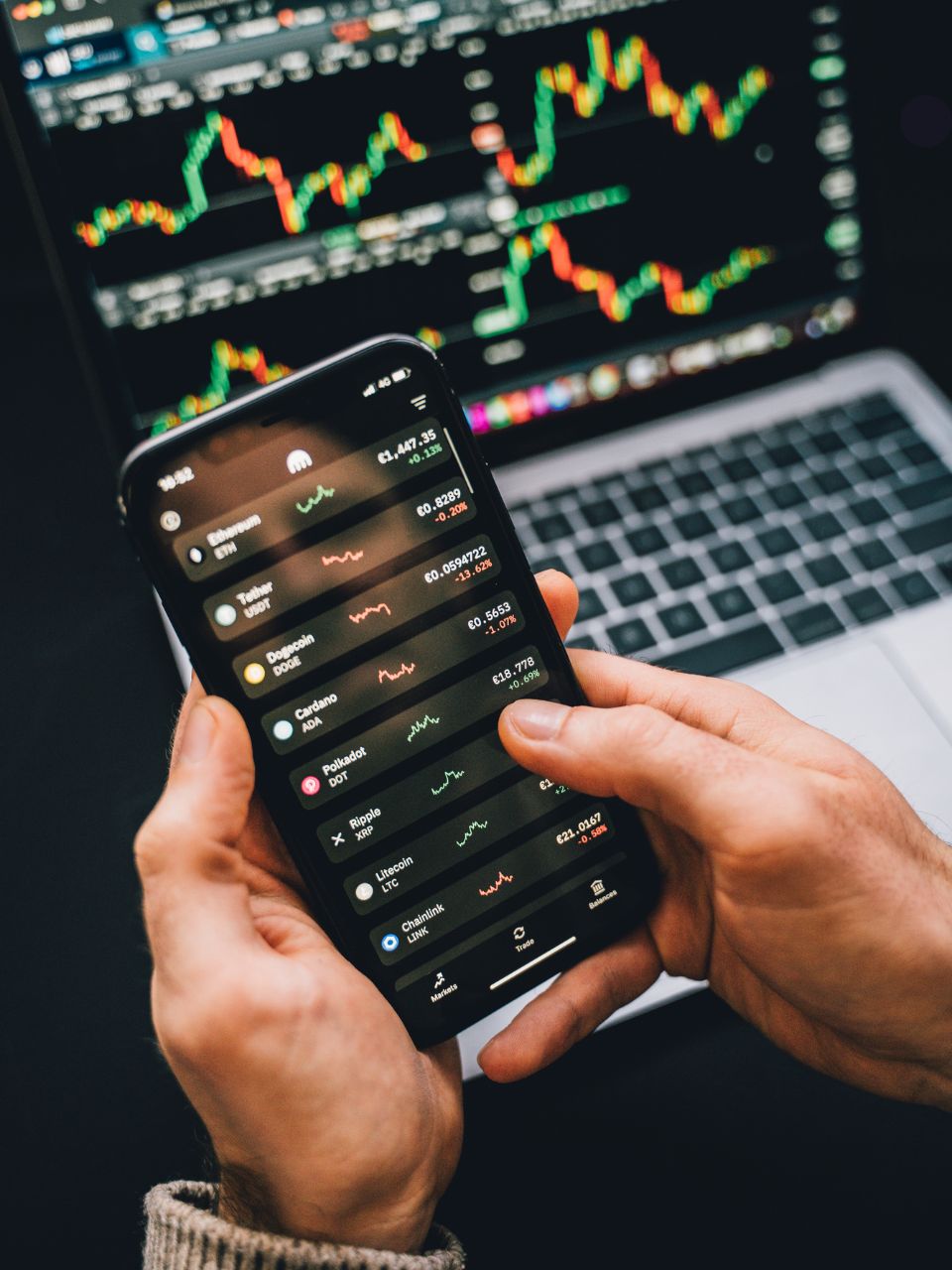 protect investment portfolio, Warren Buffett investing tips, Ray Dalio investment strategy, market volatility protection, diversify portfolio, best safe-haven assets, long-term investing strategy, rebalance investments, stock market crash protection, value investing strategy