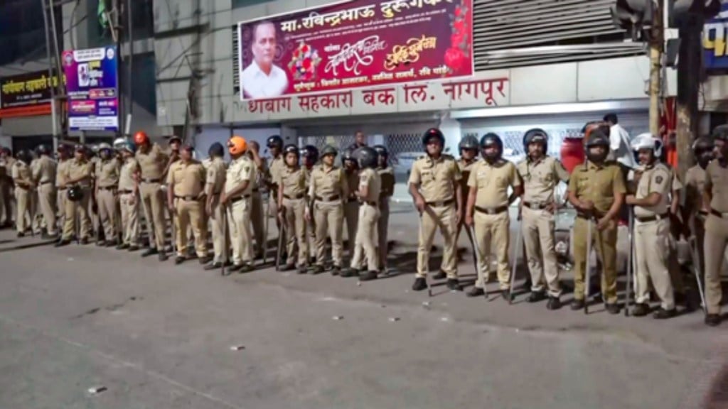 Nagpur violence: Curfew lifted on some parts Nagpur violence: Curfew lifted on some parts