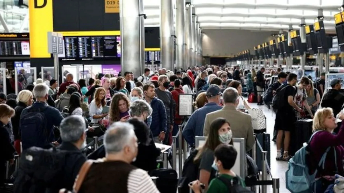 London Heathrow Airport to resume flight operations Saturday after fire disruption London Heathrow Airport to resume flight operations Saturday after fire disruption