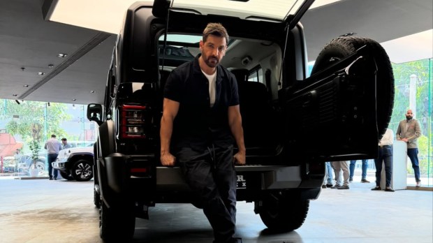 John Abraham Mahindra Thar Roxx (1)