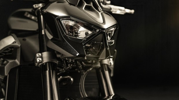 Kawasaki Z900 headlight
