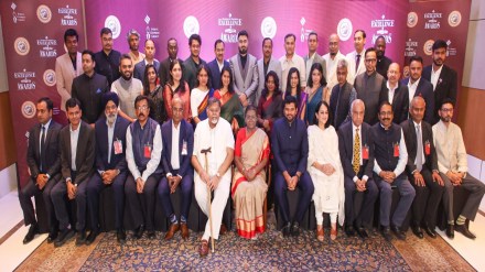 Winner of Ramnath Goenka Awards 2023, with the President of India Draupadi Murmu, at New Delhi on Wednesday, March 19, 2025. EXPRESS PHOTO BY PRAVEEN KHANNA