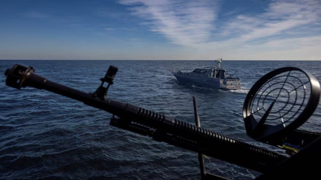 Patrol boats of Ukraine’s coast guard sail in the Black Sea, amid Russia’s attack on Ukraine. (File photo: Reuters)