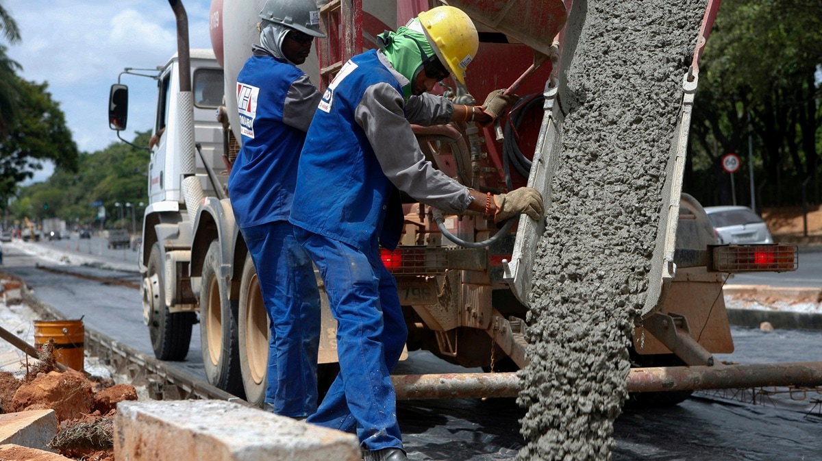 cement, cement industry, price hike, sector consolidation, cost savings, price stabilization, UltraTech Cement, Ambuja Cement, demand, Dalmia, acquisitions, energy costs, coal prices