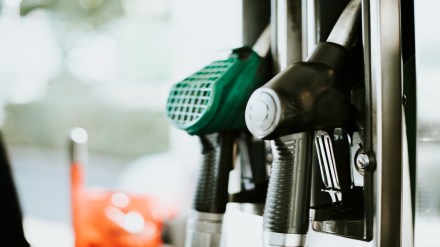 Why the Fuel Ban on Old Vehicles Isn't Enough to Tackle Pollution. (Image Source: Freepik)