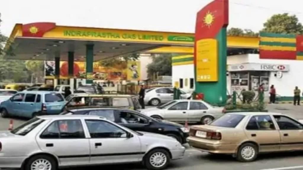 CNG to cost more after govt hikes APM gas price. (Image Source: PTI) CNG to cost more after govt hikes APM gas price. (Image Source: PTI)