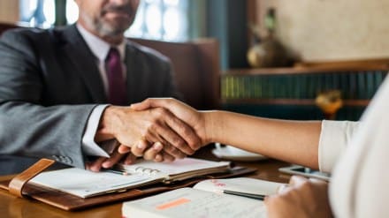 Top law firms advocate for a strong art law framework in India. (Image Source: Freepik)