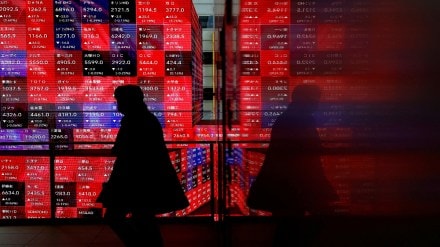 Three reasons why the market is falling today: Nifty IT Index cracks 2%, all eyes on Trump tariff