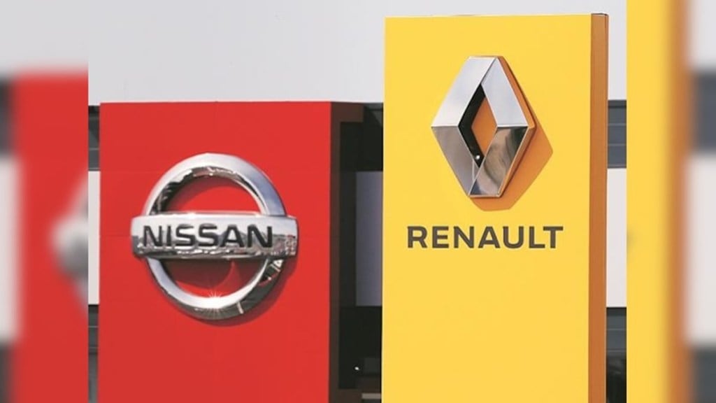 Renault Nissan billion loss, Renault Nissan write-down, Nissan weak sales, Renault Nissan alliance issues, Nissan EV transition delays, Renault financial loss 2025, Nissan .5 billion loss, Renault Nissan accounting change, automotive industry news
