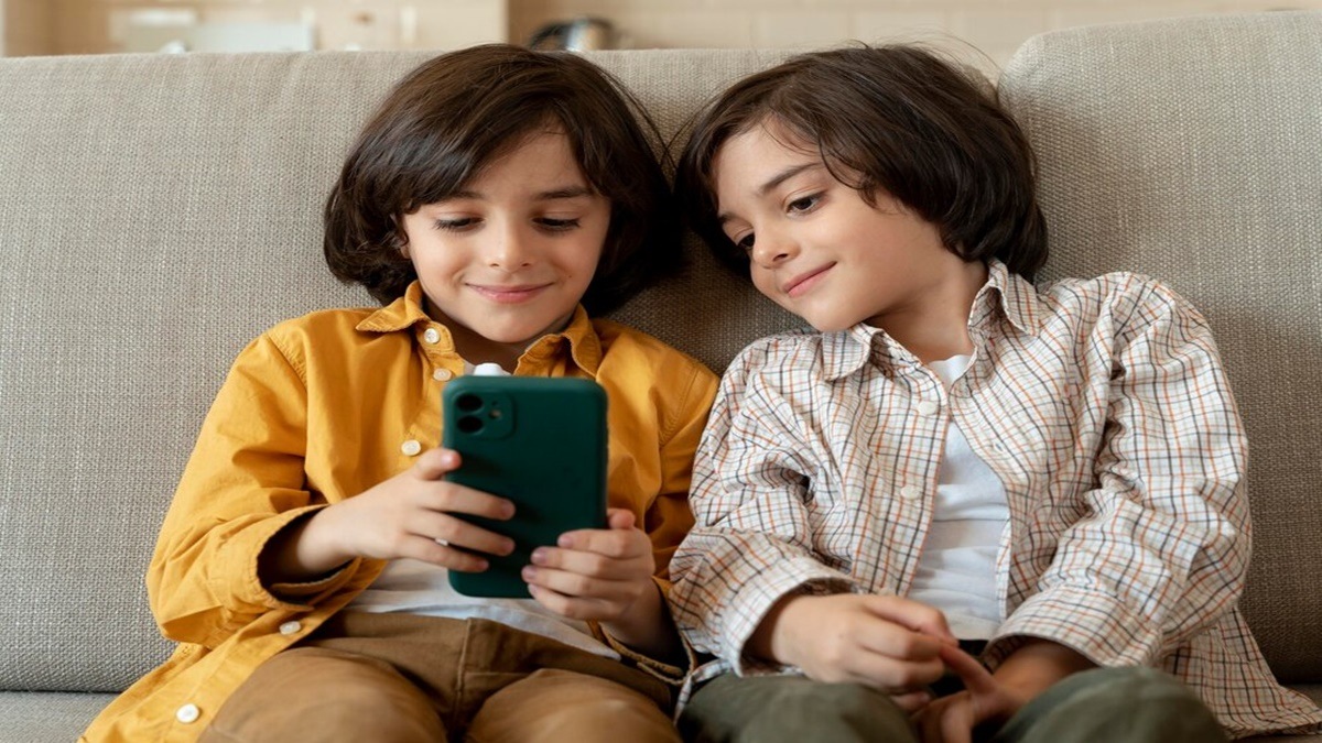 Children, smartphones, mobiles, technology, Delhi High Court