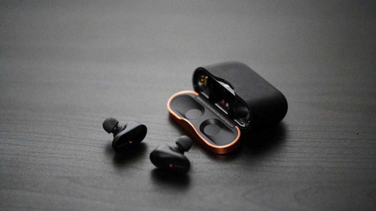 earphones, ear buds, skull candy, Elver Active Gen One, technology earphones, ear buds, skull candy, Elver Active Gen One, technology