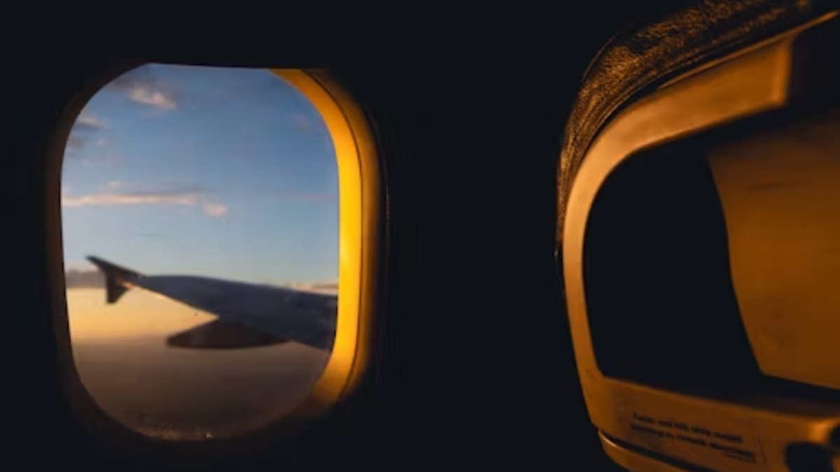 Here’s why you are asked to keep window shades up during flight takeoff and landing