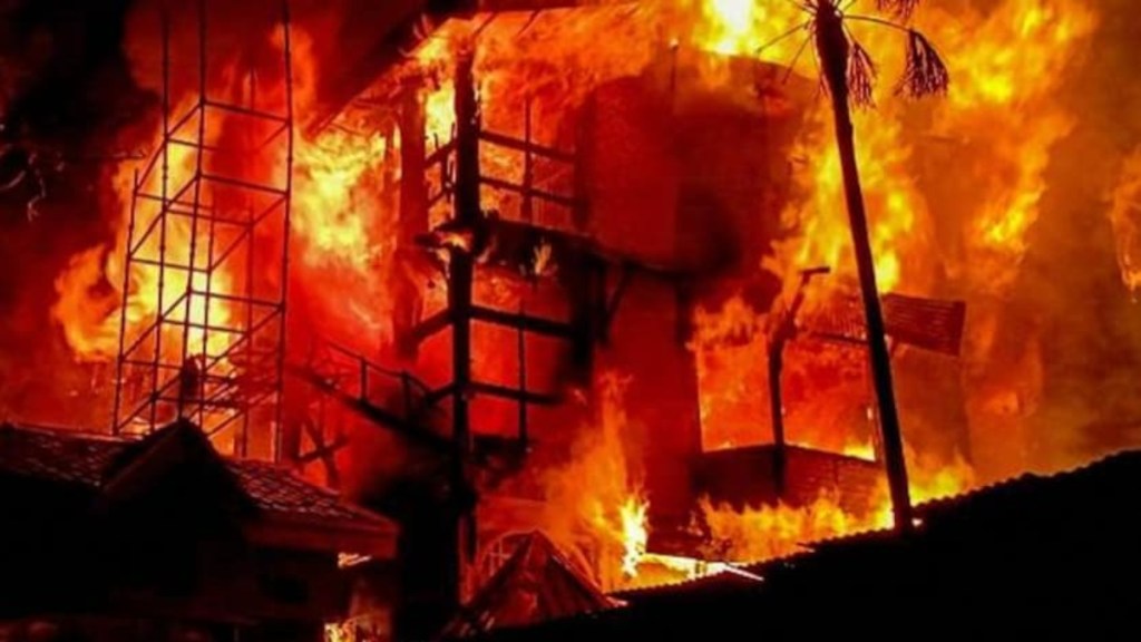 fire on hotel in central kolkata, 14 killed fire on hotel in central kolkata, 14 killed