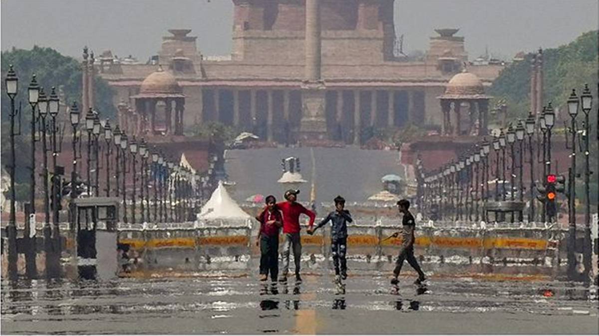 Weather Update: IMD issues Heatwave alert in Delhi for next 3 days Weather Update: IMD issues Heatwave alert in Delhi for next 3 days