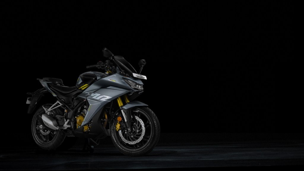 Hero Karizma XMR 210