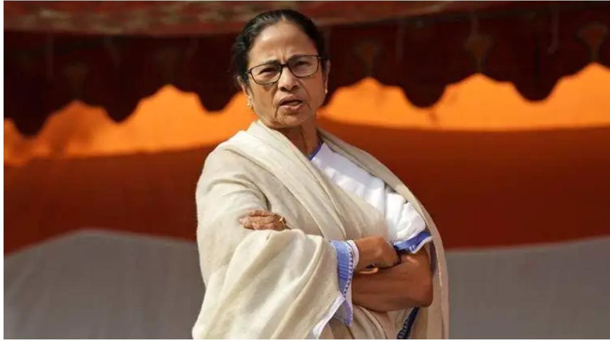 Mamata Banerjee warns Mahua Moitra of suspension over dispute with MP Kalyan Banerjee. (Image Source: PTi)