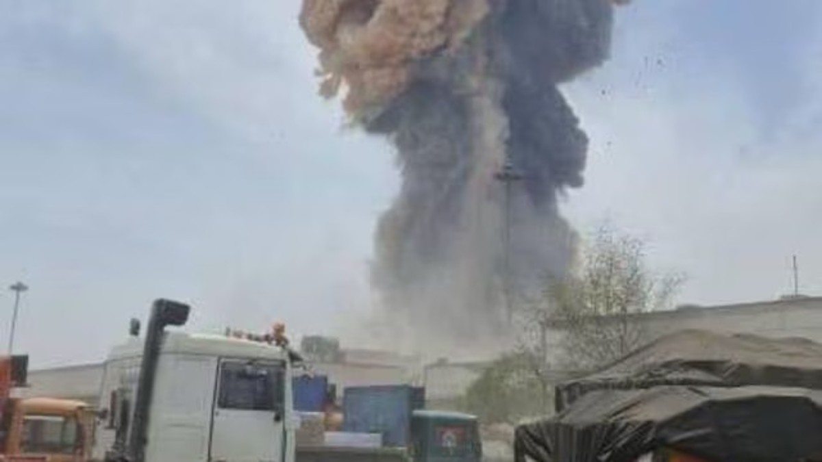 Iran Bandar Abbas Port Blast: Videos circulating on social media showed a huge plume of black smoke rising from the area. (Image Source: X/twitter)