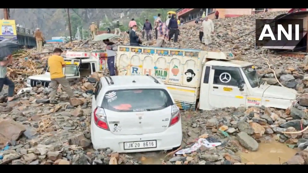 Heavy rain batters Jammu and Kashmir Heavy rain batters Jammu and Kashmir