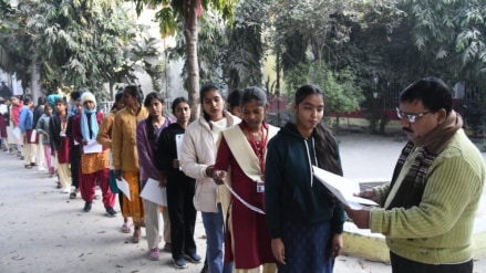 FIR filed against Karnataka CET centre for allegedly asking Brahmin students to remove sacred threads before entering exam hall FIR filed against Karnataka CET centre for allegedly asking Brahmin students to remove sacred threads before entering exam hall