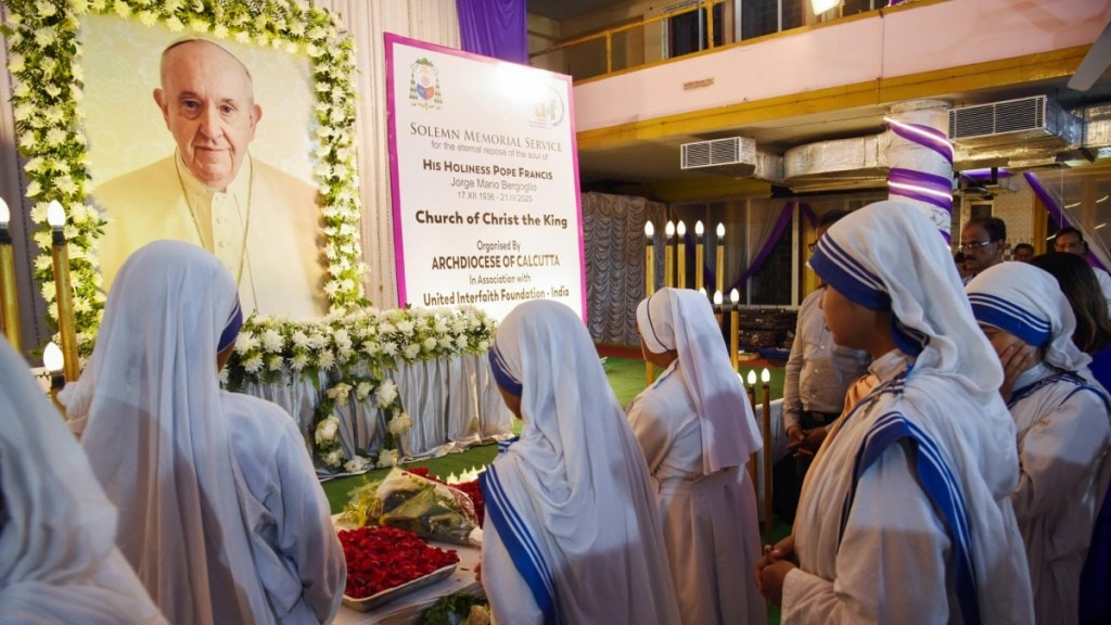 Nuns of the Missionaries of Charity pay homage to Pope Francis
