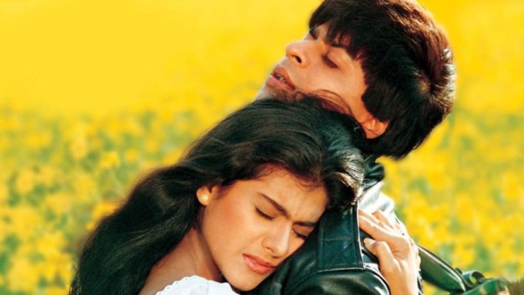 SRK Kajol DDLJ statue in London SRK Kajol DDLJ statue in London