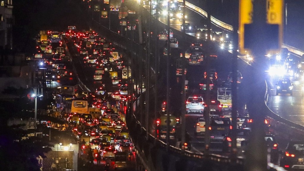 'Once green and vibrant, now a city of chaos: Man takes to LinkedIn to express Bengaluru’s decline 'Once green and vibrant, now a city of chaos: Man takes to LinkedIn to express Bengaluru’s decline