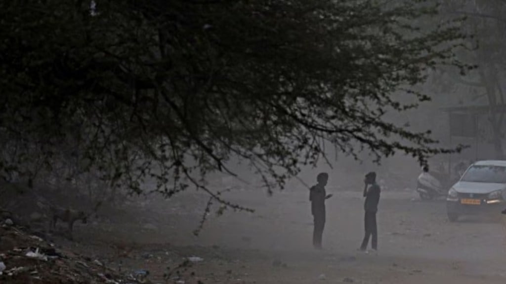 Dust storm roil Delhi-NCR for second day, IMD issues red alert  Dust storm roil Delhi-NCR for second day, IMD issues red alert