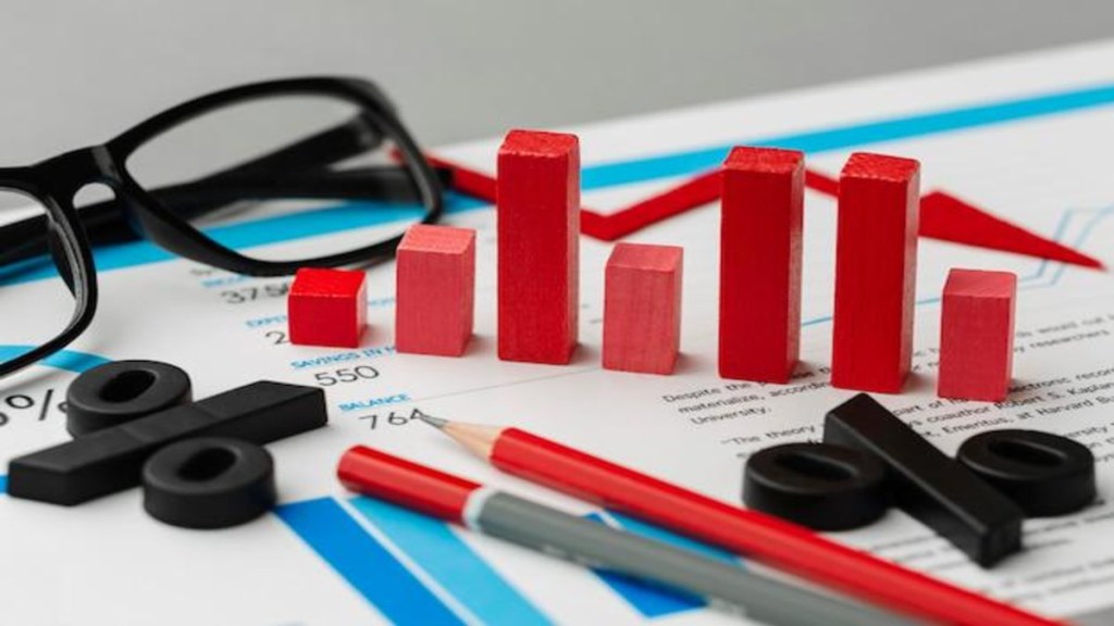 Bond Yields Hit 3-Year Low: Are More Interest Rate Cuts on the Horizon? (Image Source: Freepik)