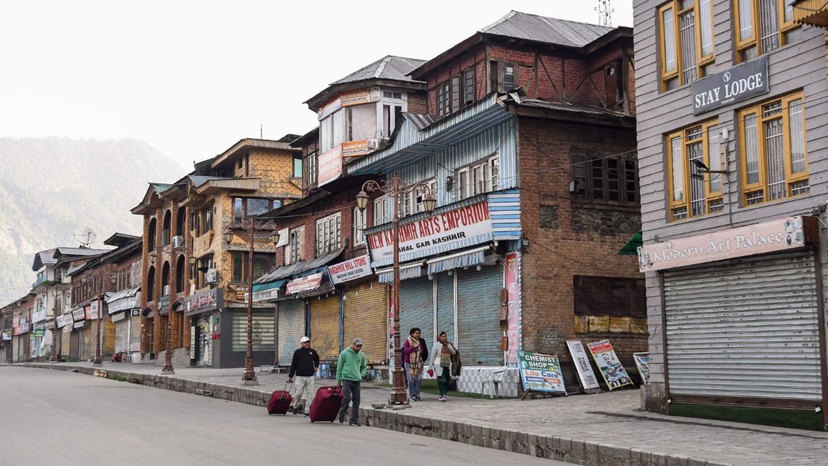 Valley of uncertainty: Kashmir businesses bear the brunt of Pahalgam attack Valley of uncertainty: Kashmir businesses bear the brunt of Pahalgam attack